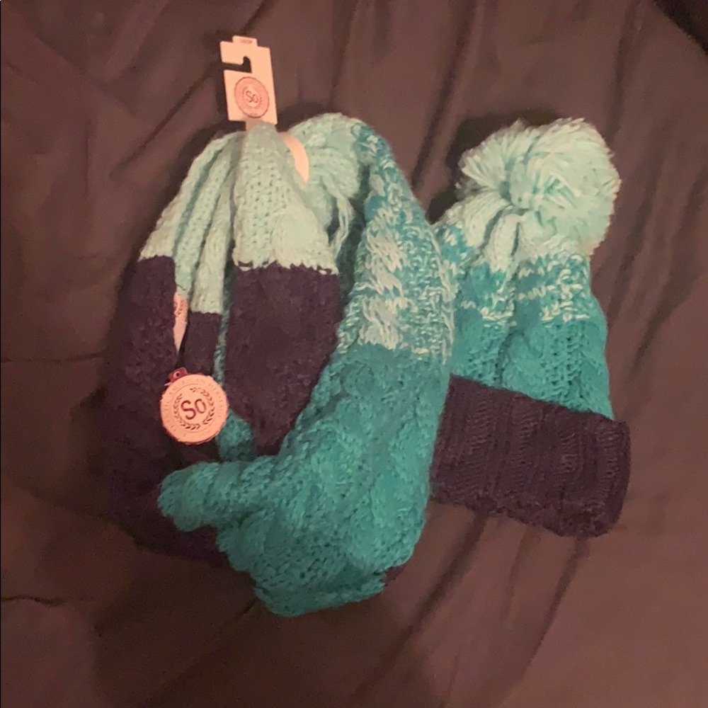 Infinity (loop) Scarf and matching winter hat